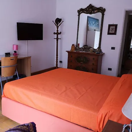 Bed & Breakfast Smiling