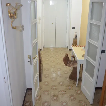 לינה וארוחת בוקר Smiling