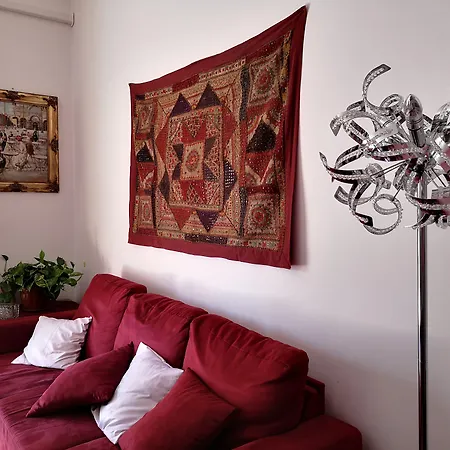 Smiling לינה וארוחת בוקר