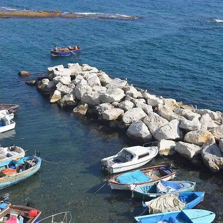 לינה וארוחת בוקר Smiling *