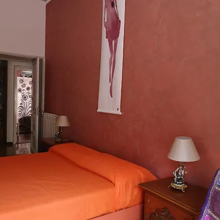 לינה וארוחת בוקר Smiling *